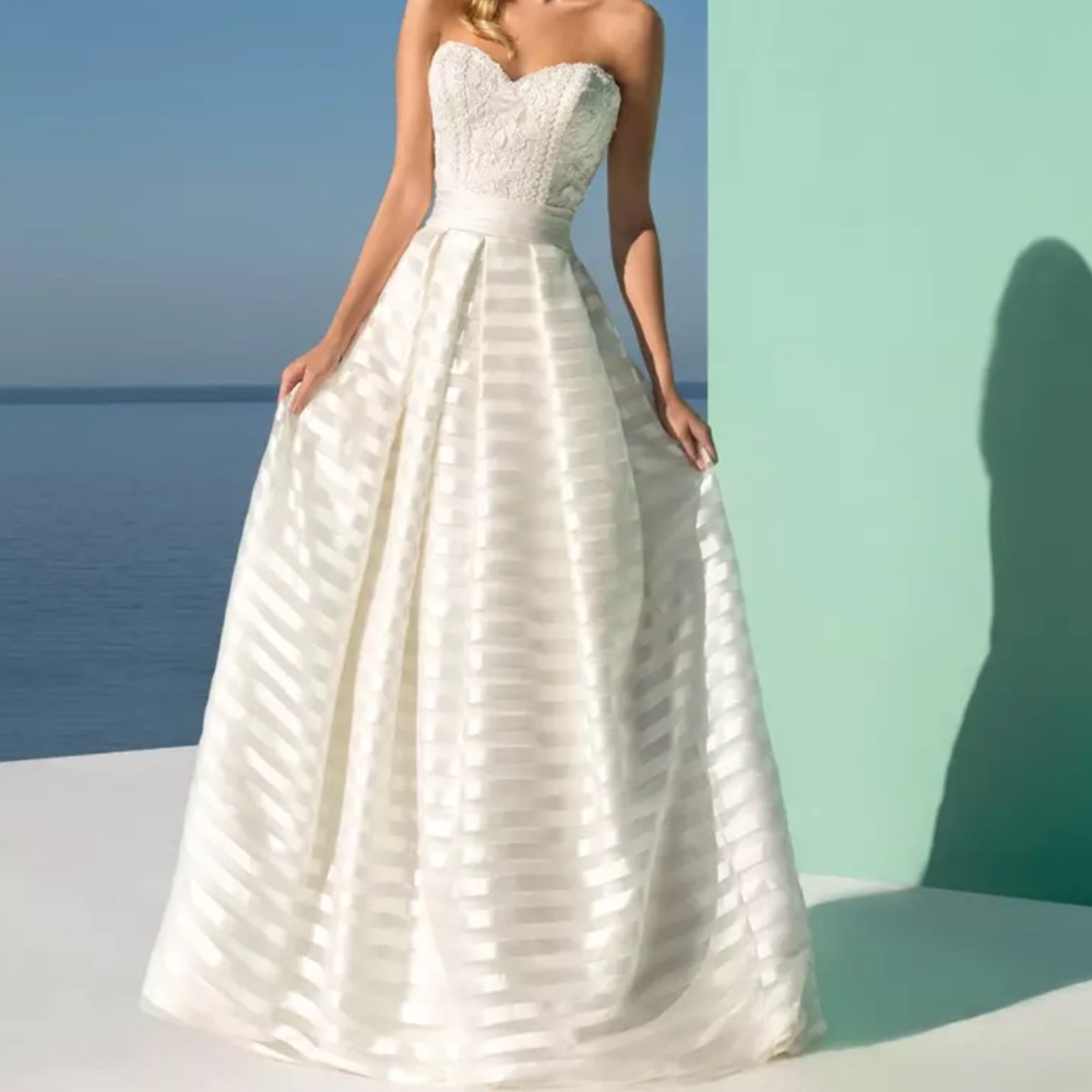 Destination Romance wedding dress